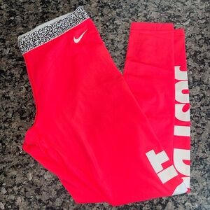 Nike Pro Dri-FIT Leggings in Bright Pink